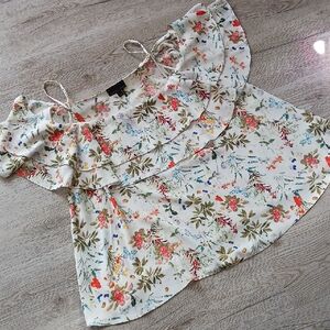 Buffalo David Bitton Cream Floral Flutter Sleeve Blouse